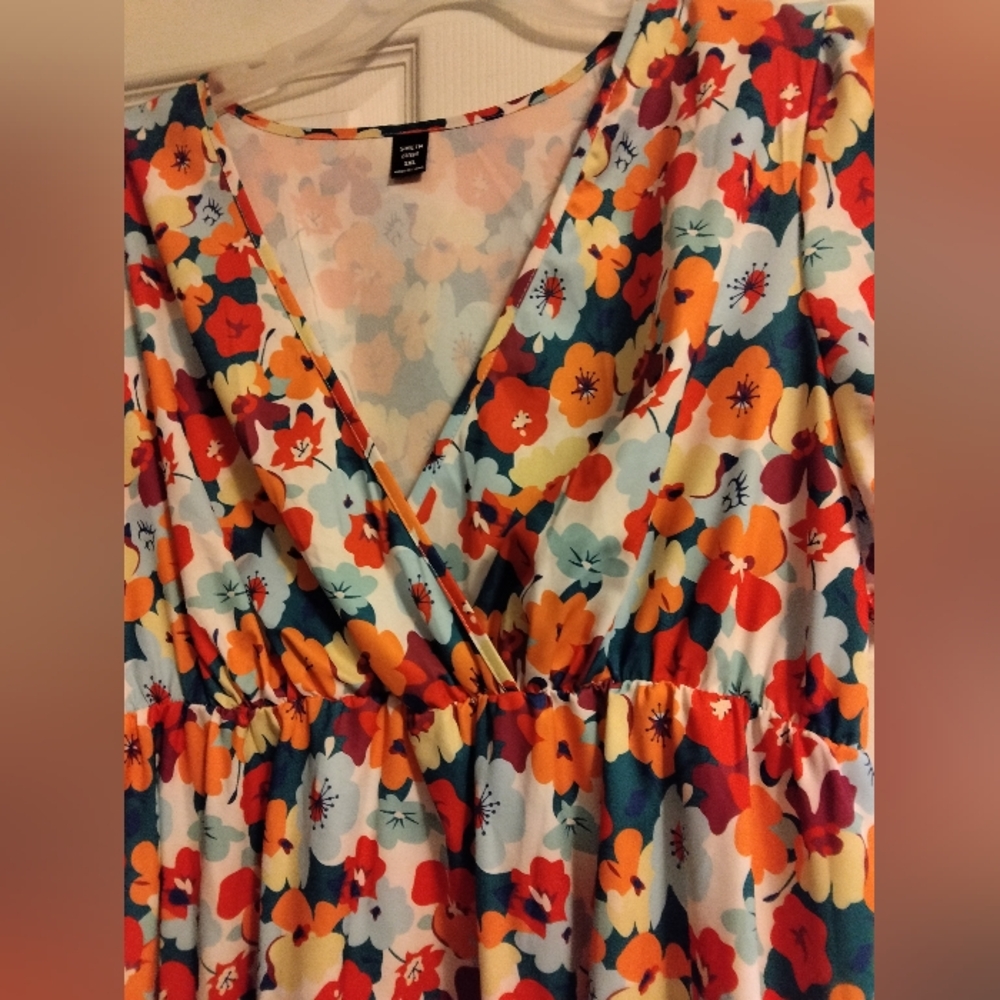 Women's Shein Dress - Picture 5 of 6